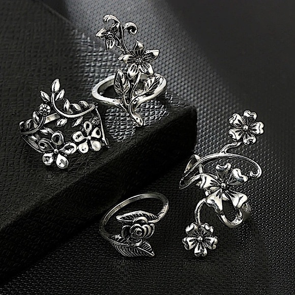 Silver flower vine knuckle ring set 🌺 - Picture 2 of 11
